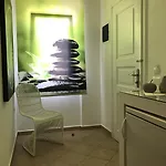 Yanna Asteri דירה