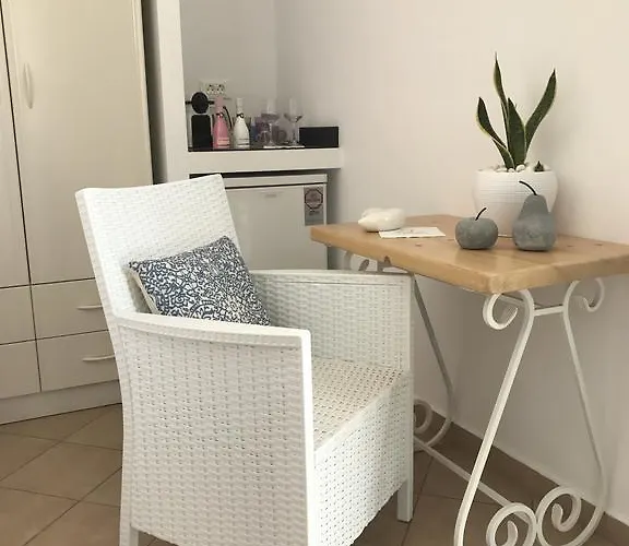 Yanna Asteri Suites *